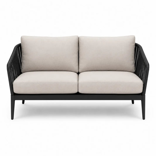 Dwuosobowa sofa z aluminium z beżowymi poduszkami